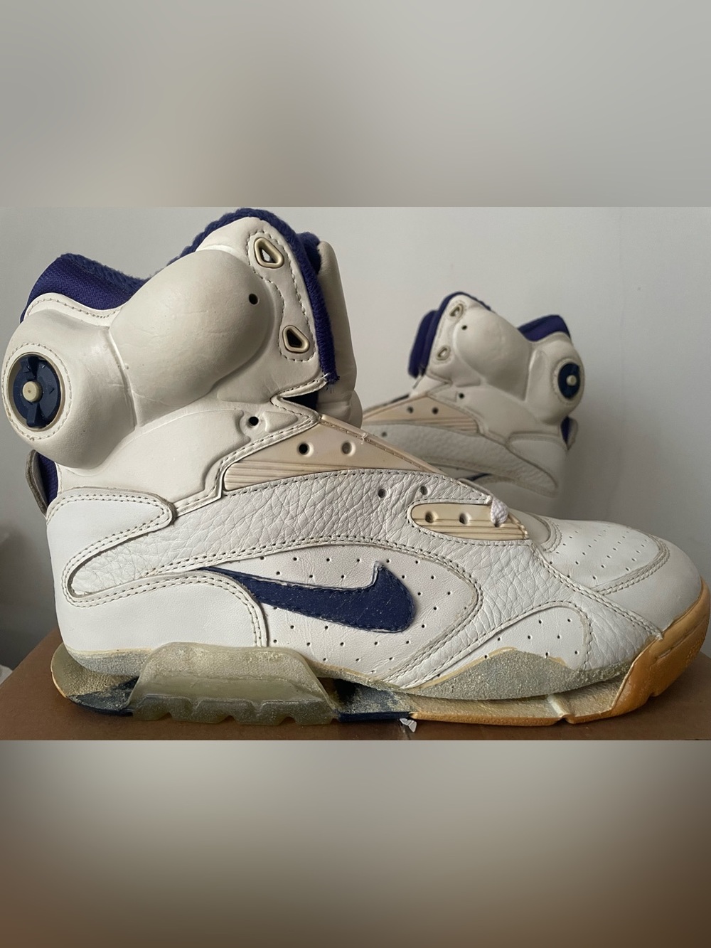 DS 1991 Nike AIR COMMAND FORCE 180 PUMP / WHITE/NIGHTSKY-GOLDED Size 8.5M